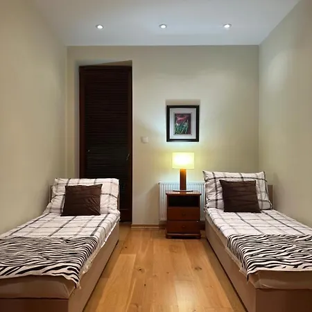 Josefina Apartment *